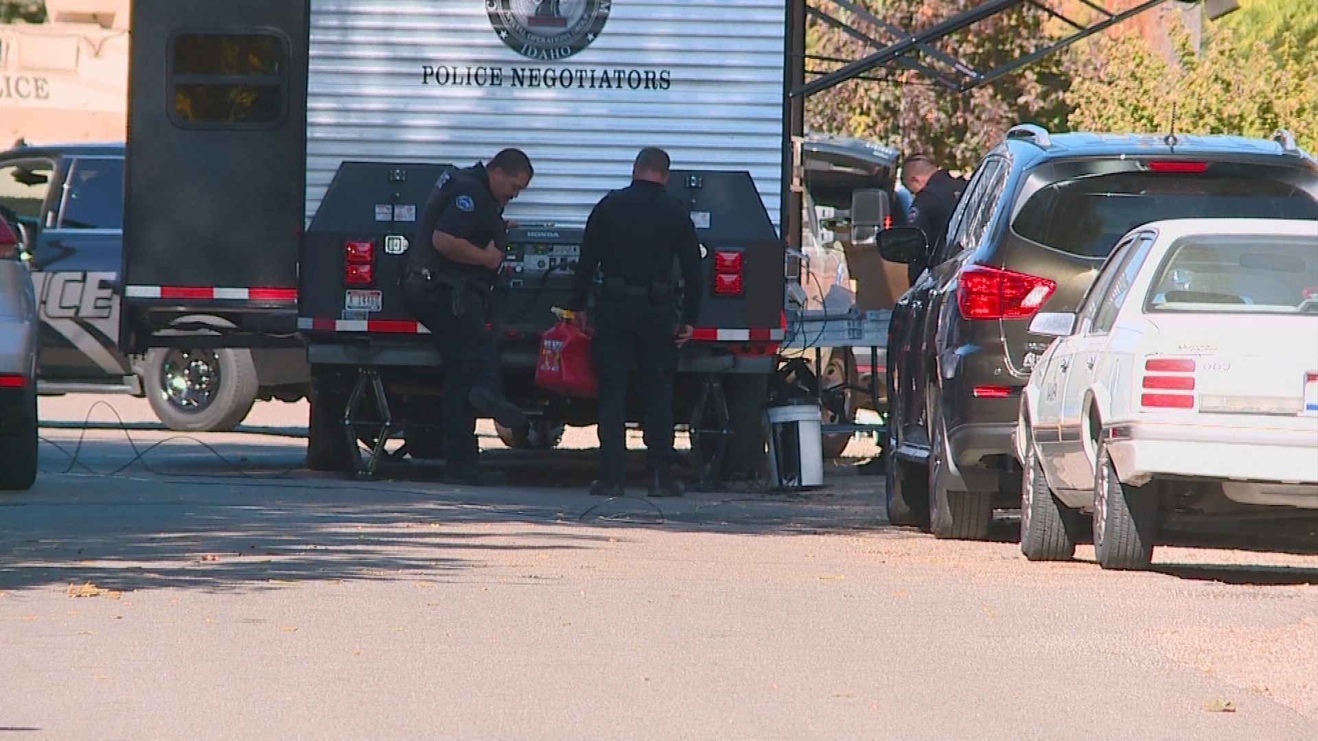 Police arrest woman after armed standoff in Nampa | ktvb.com