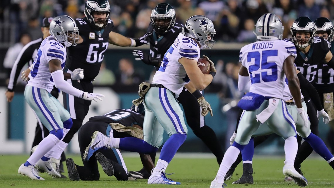 Arlington, Texas, USA. 5th Nov, 2018. Dallas Cowboys linebacker Leighton Vander  Esch (55) during the NFL football game between the Tennessee Titans and the Dallas  Cowboys at AT&T Stadium in Arlington, Texas.