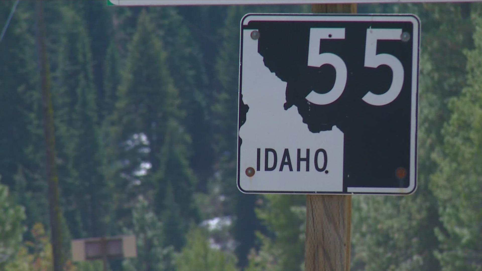 Drivers on State Highway 55 can expect short delays on Nov. 12 as crews install a new digital message sign in Round Valley to enhance safety.