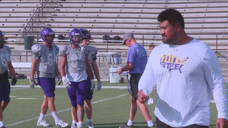 Former Vandal, NFL All-Pro Mike Iupati joins College of Idaho coaching staff