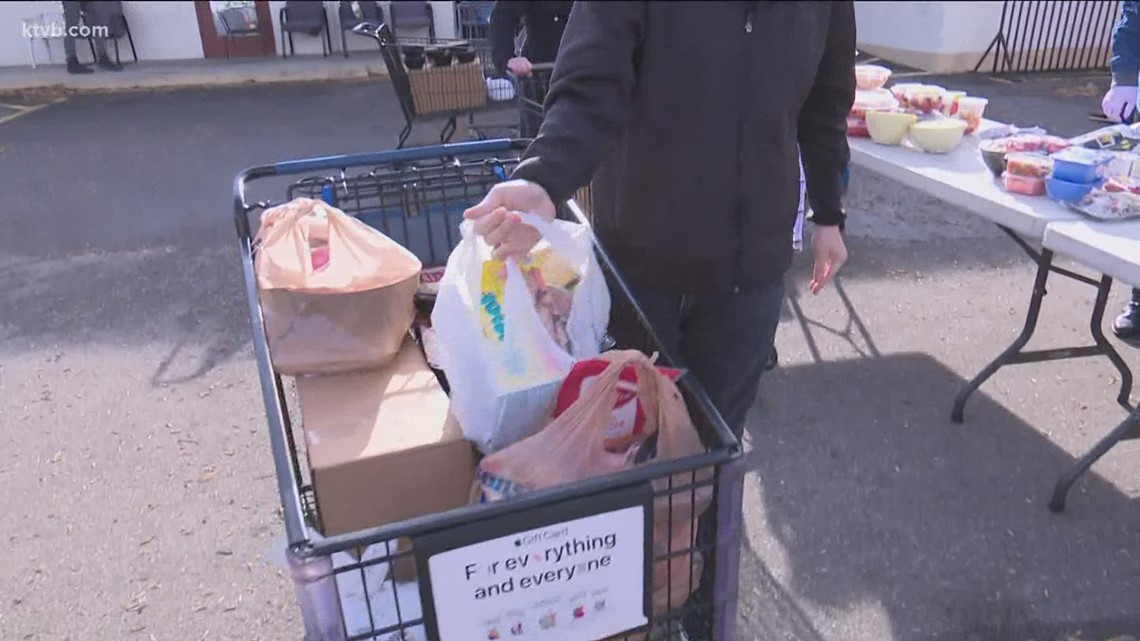 St. Vincent de Paul provides meals to over 55 musicians and families at pop-up mobile food bank - Vimarsana News