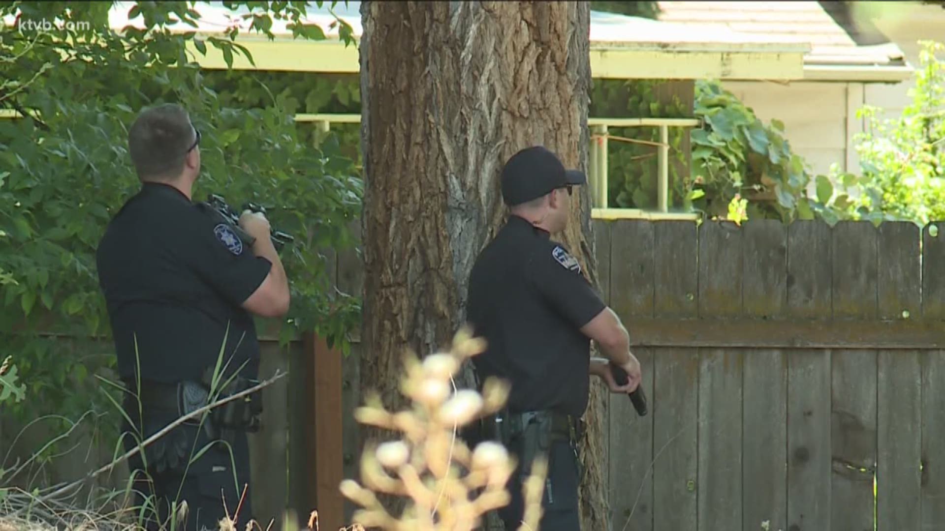 A neighborhood on the Boise Bench was on lockdown for almost an hour Sunday afternoon as Boise Police searched for an armed suspect. "Cops everywhere, motorcycles, police officers, all that kind of stuff," Joe Youman, who lives in the neighborhood, said.