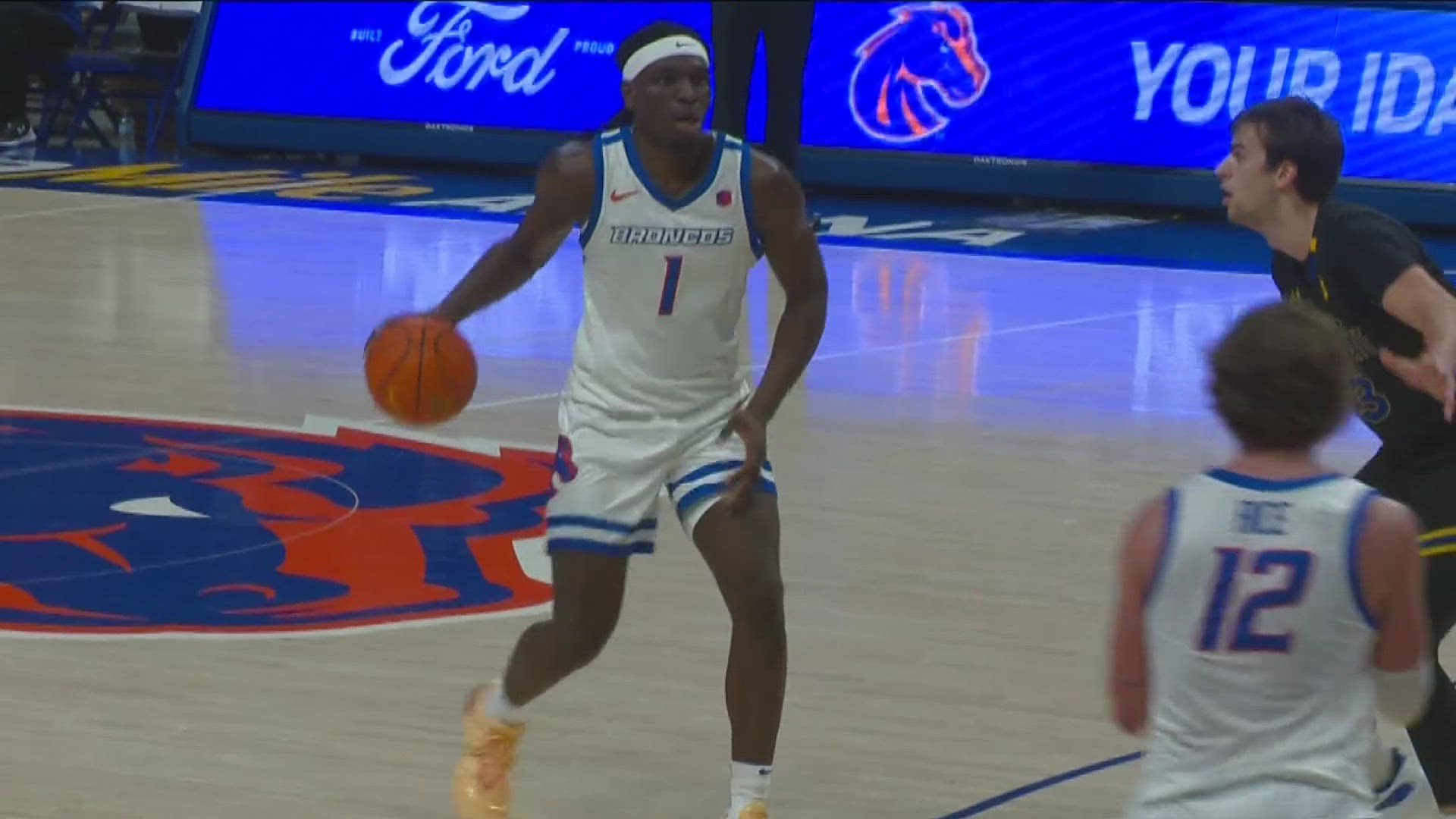 Boise State improved to 18-8 overall and 9-4 in conference play with Tuesday's win. The Broncos are now 22-0 all-time against San Jose State at home.