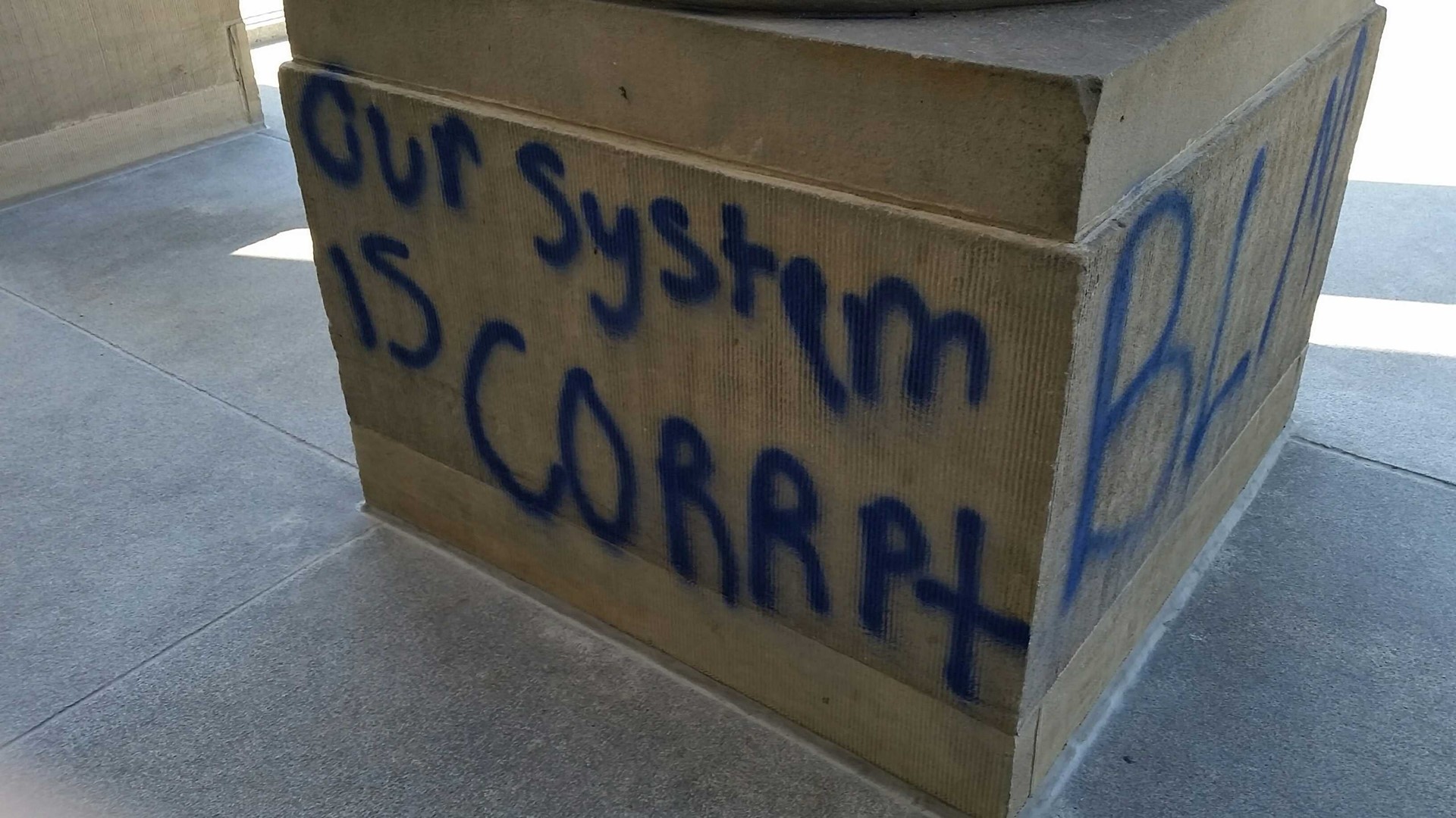 Idaho Statehouse Tagged With Anti Police Graffiti Woman Charged