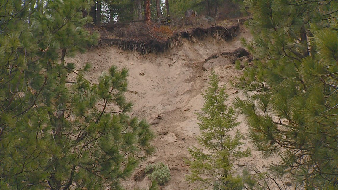 Landslide blocking Highway 55 south of Smith's Ferry