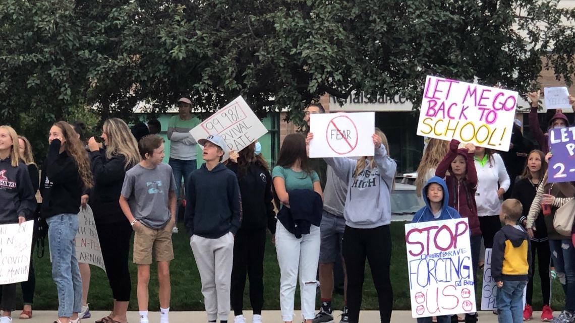 Hundreds of West Ada parents protest online learning decision