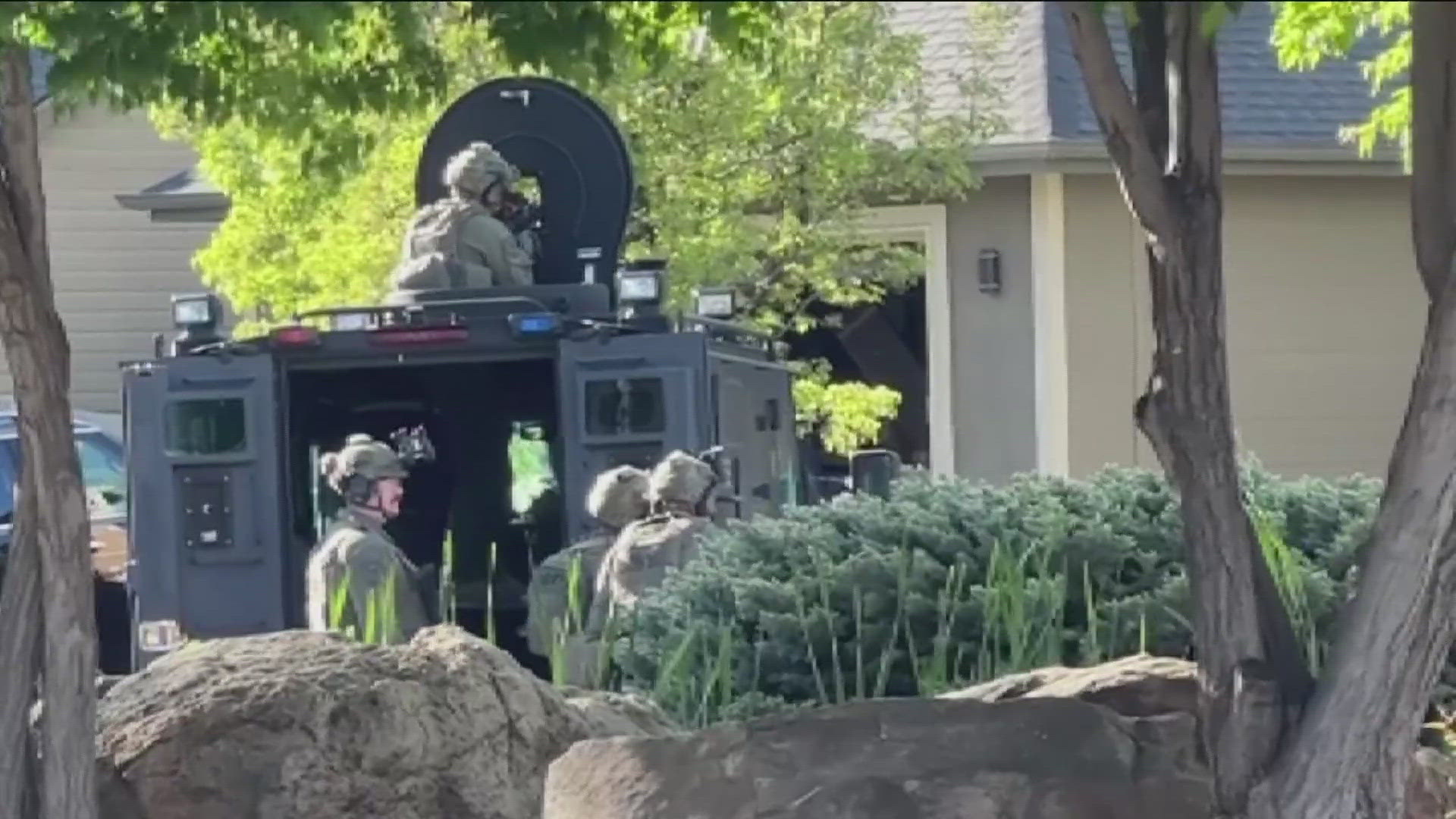 Man barricades himself inside Meridian home to avoid arrest | ktvb.com