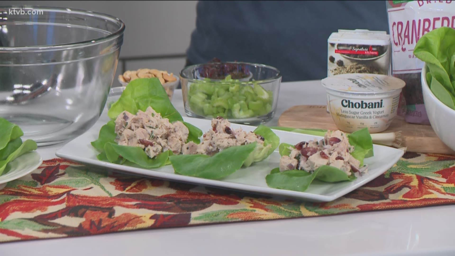 Registered dietitian Molly Tevis shows us how to make a low carb meal using leftovers from Thanksgiving.
