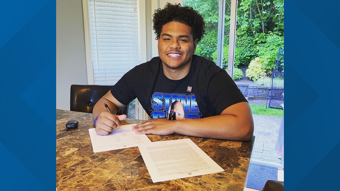 Curtis Weaver inks 4year rookie deal with the Miami Dolphins