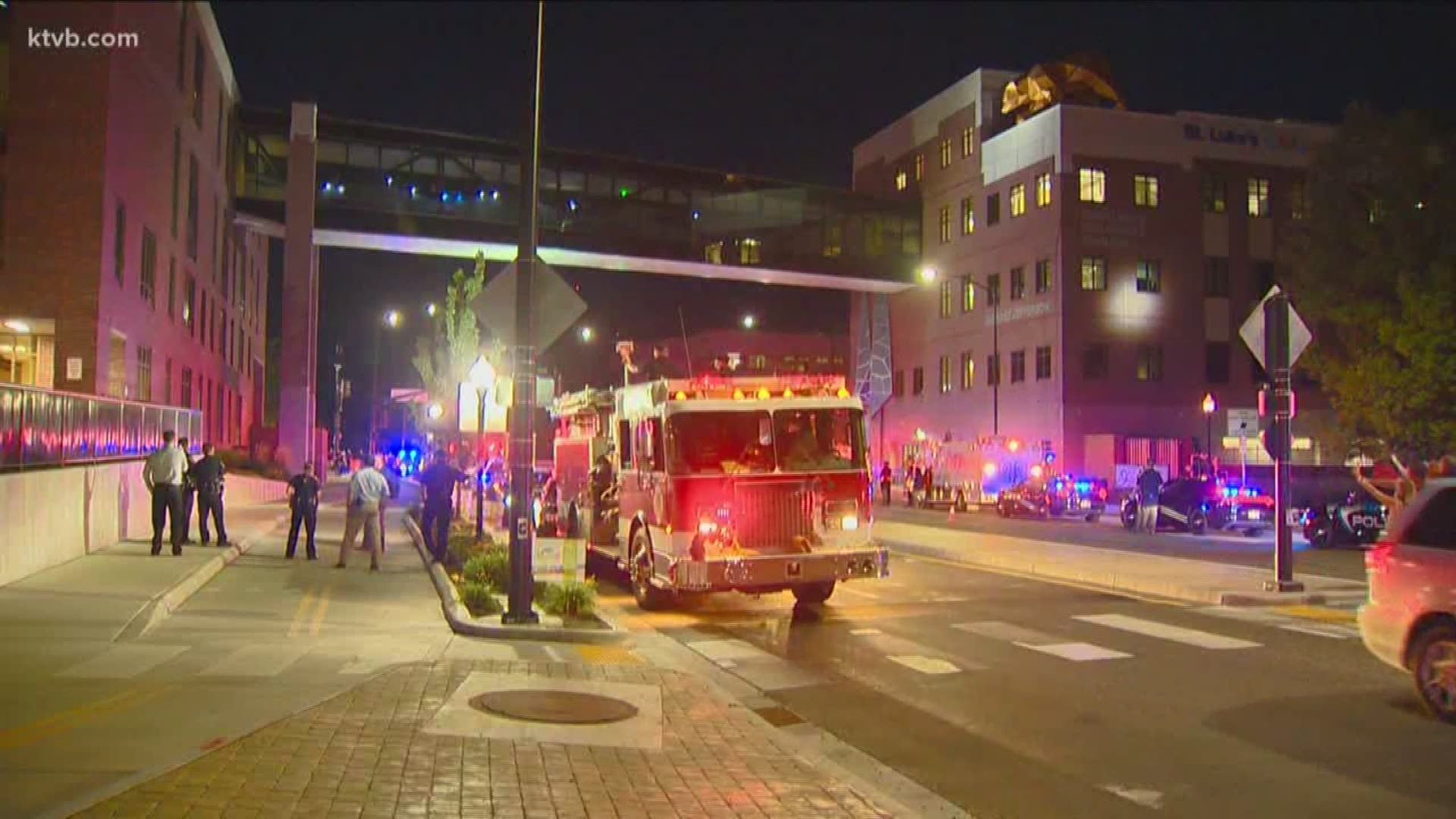 First responders from across the Treasure Valley showed up at St. Luke's hospital Tuesday night, where they flashed their lights up to the children's wing to show support for the young patients.