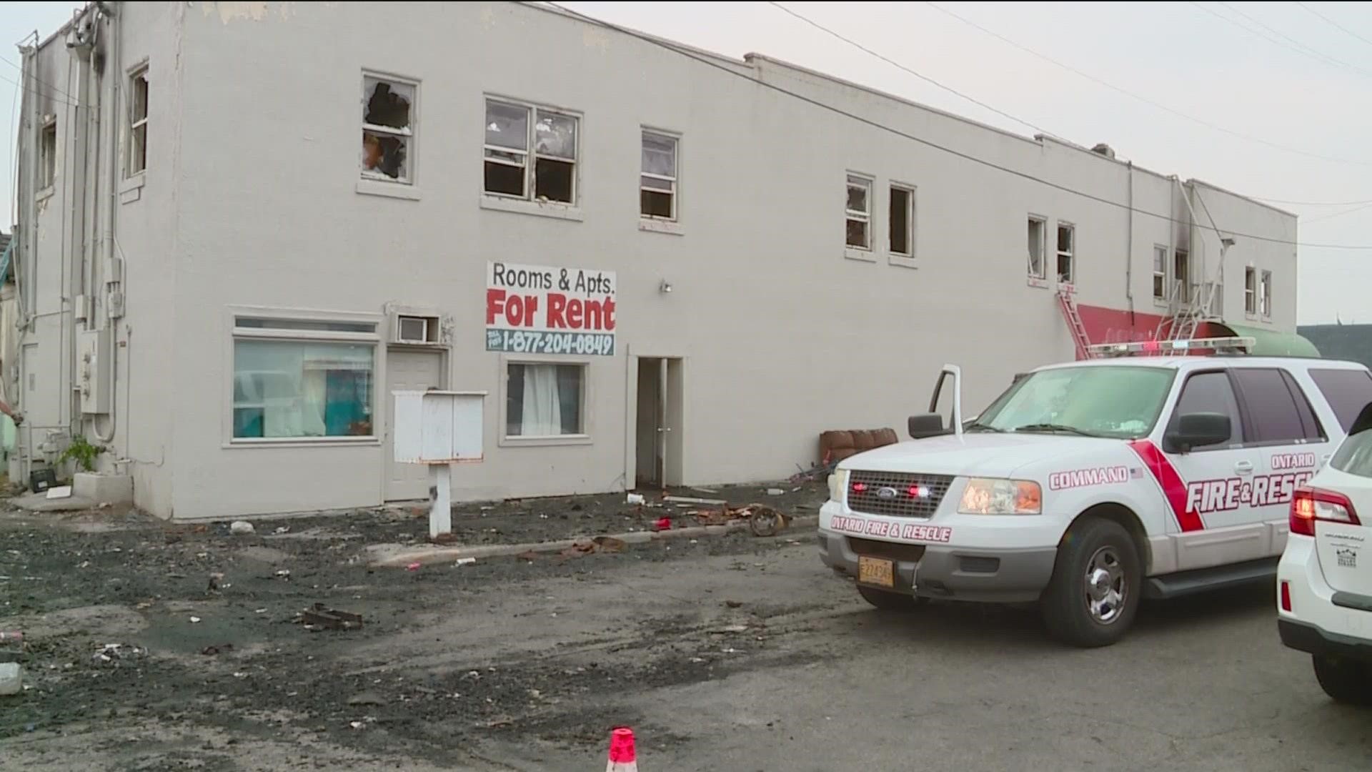 Fire forces 12 out of Oregon apartments