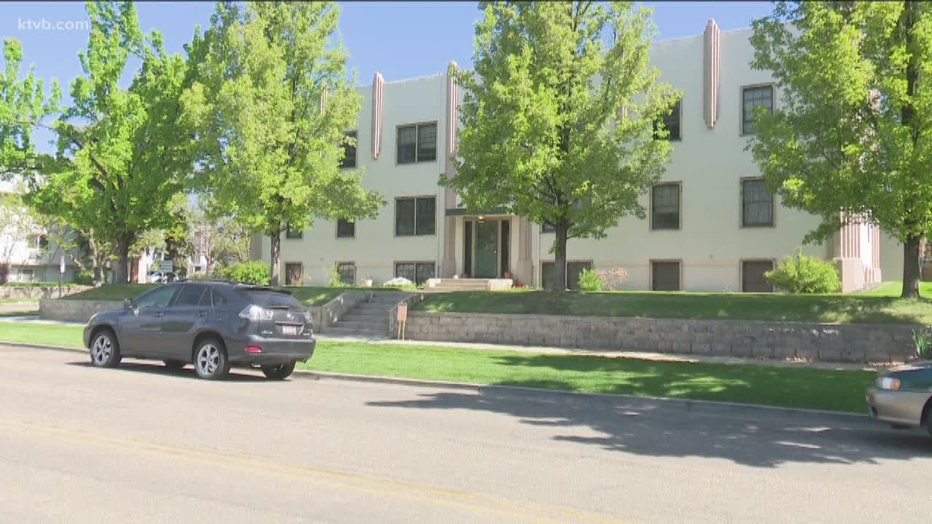 Boise Planning and Zoning on Monday night rejected a proposal to rezone the Travis Apartments on West Bannock Street to make way for a newer apartment building that would include condominiums.