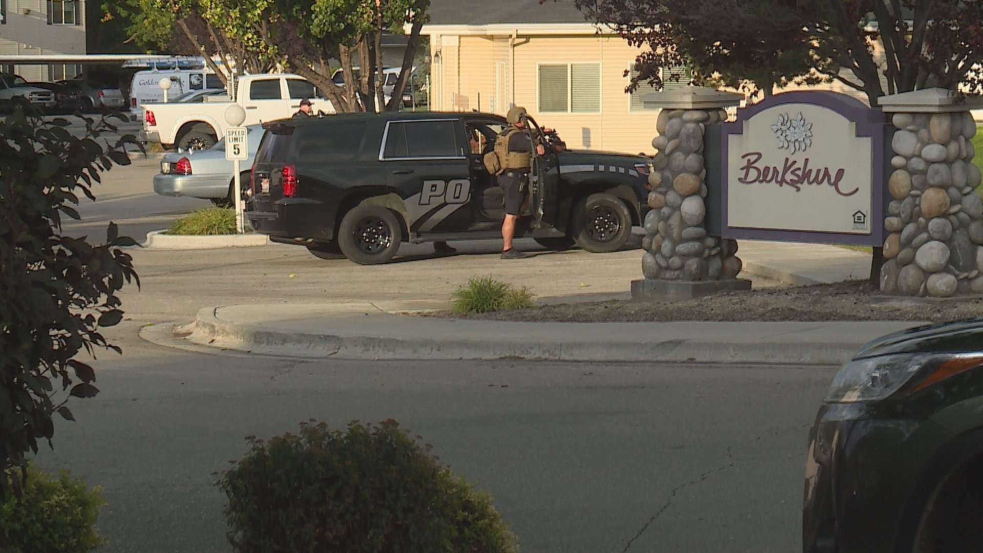 Standoff with armed man at Nampa apartment complex ends peacefully
