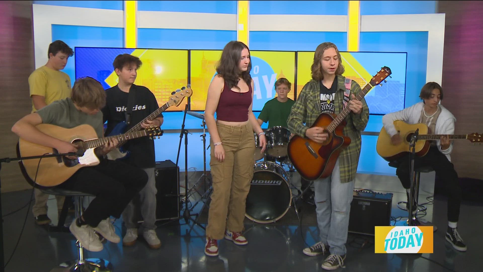Idaho Fine Arts Academy students perform outside of school as rock band ‘Live Wire.’ Idaho Today’s Mellisa Paul gets the details.