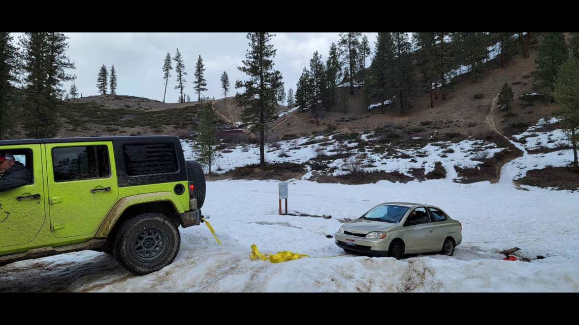 'This is the Idaho way' Star Mayor rescues man stranded in Idaho(01)