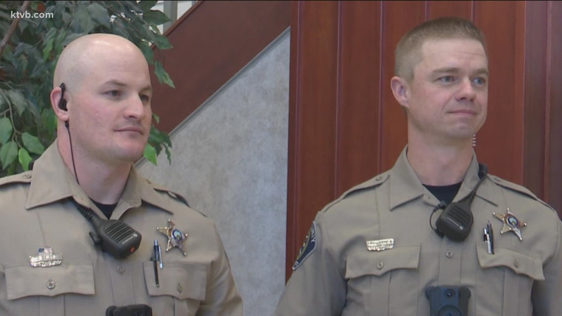 'The right place at the right time:' ACSO deputies honored for saving woman from sinking SUV - Vimarsana News