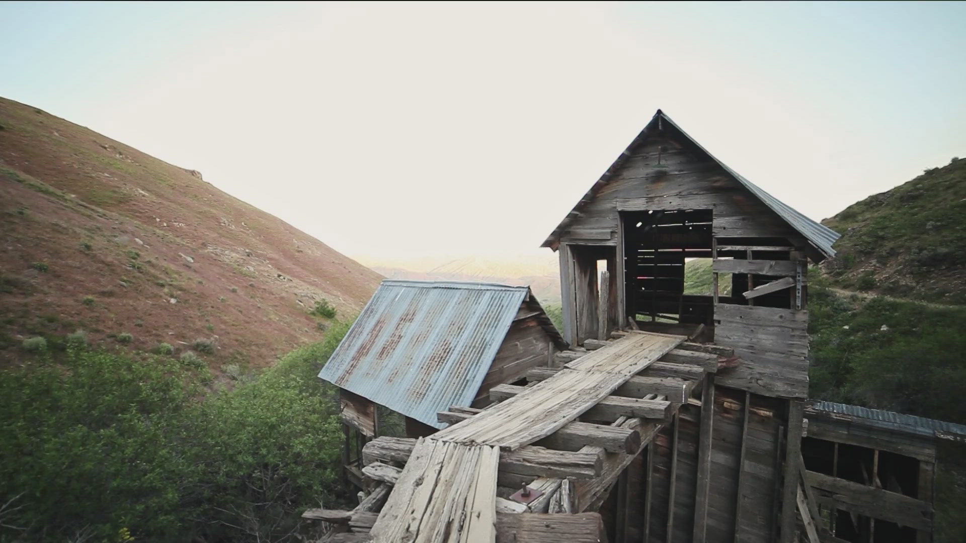ktvb.com - Audrielle Tackett - A hike to history: Abandoned mine draws hikers into the Boise Mountains