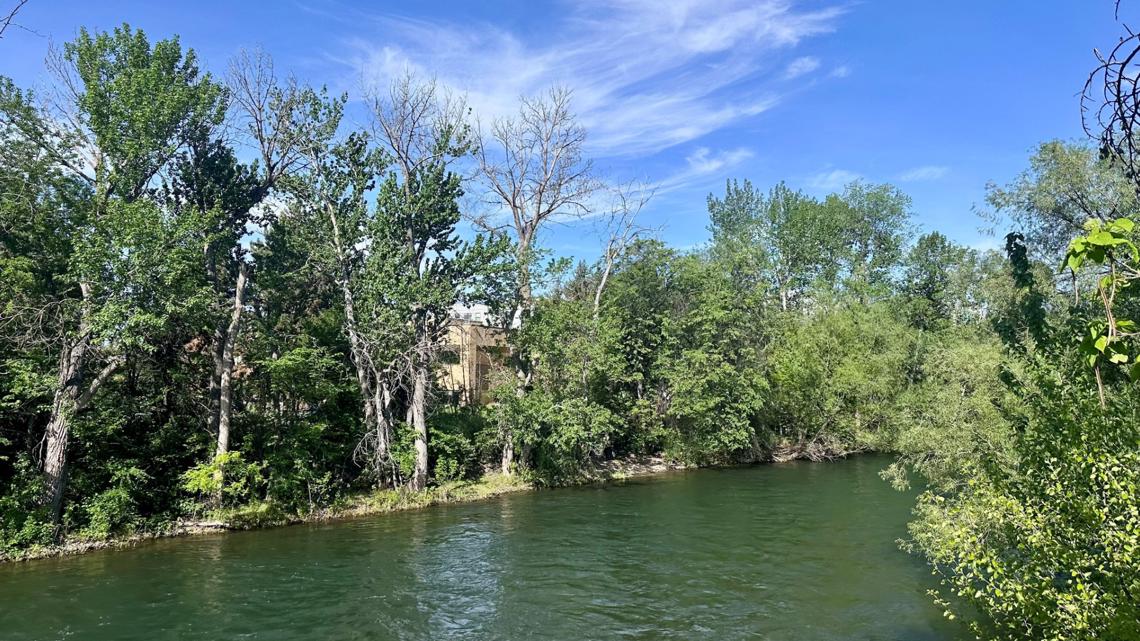 Officials urge Boise River floaters to wait despite warm weather