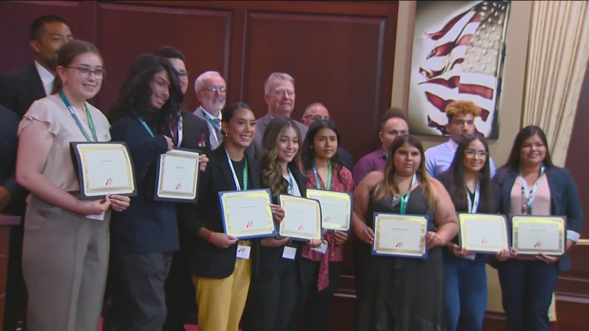 At the Hispanic Business Association's annual awards ceremony at the Idaho State Capitol, a record 21 students were congratulated for receiving scholarships.