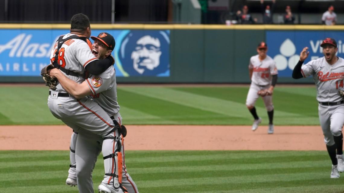 This Day In Sports: 27 up, 27 down – with an asterisk