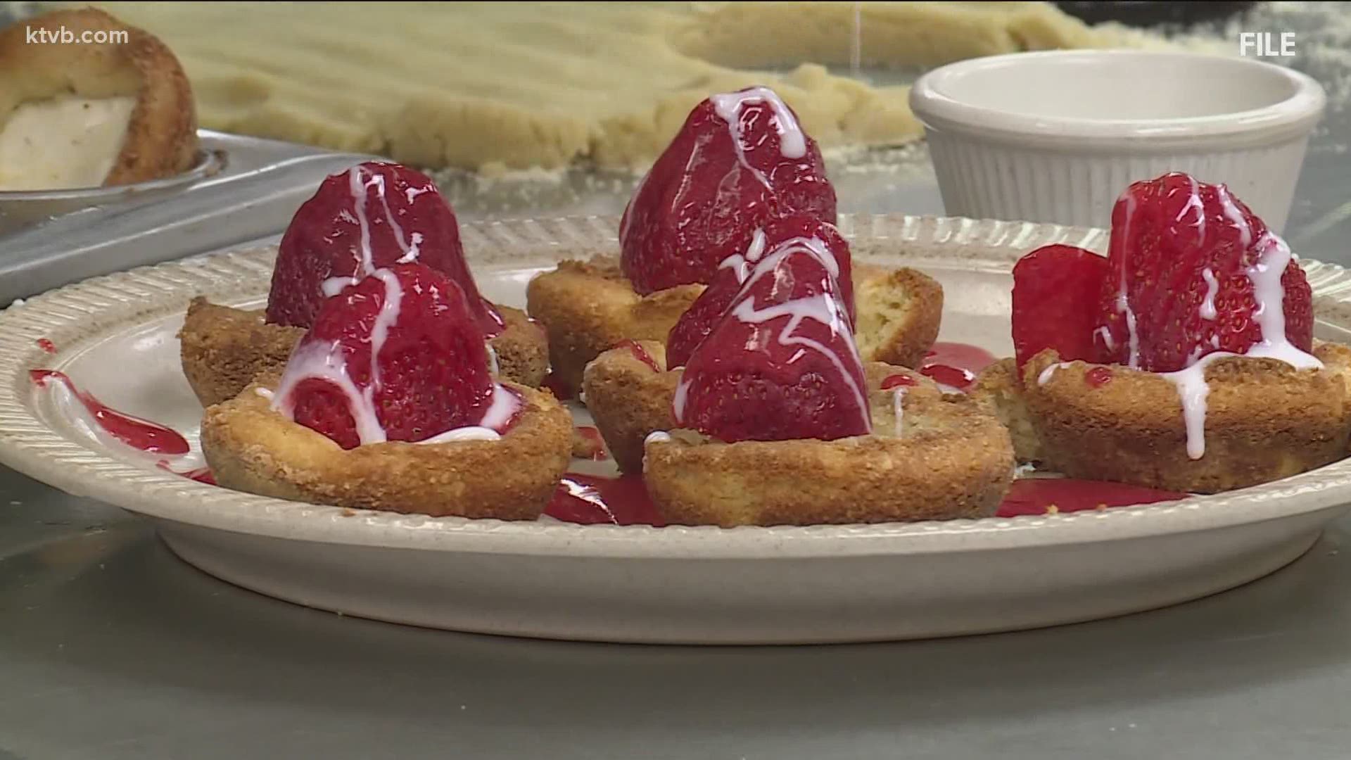 Garden master Jim Duthie is joined by Chef Lou Aaron who shows us a delicious summer recipe made with strawberries.