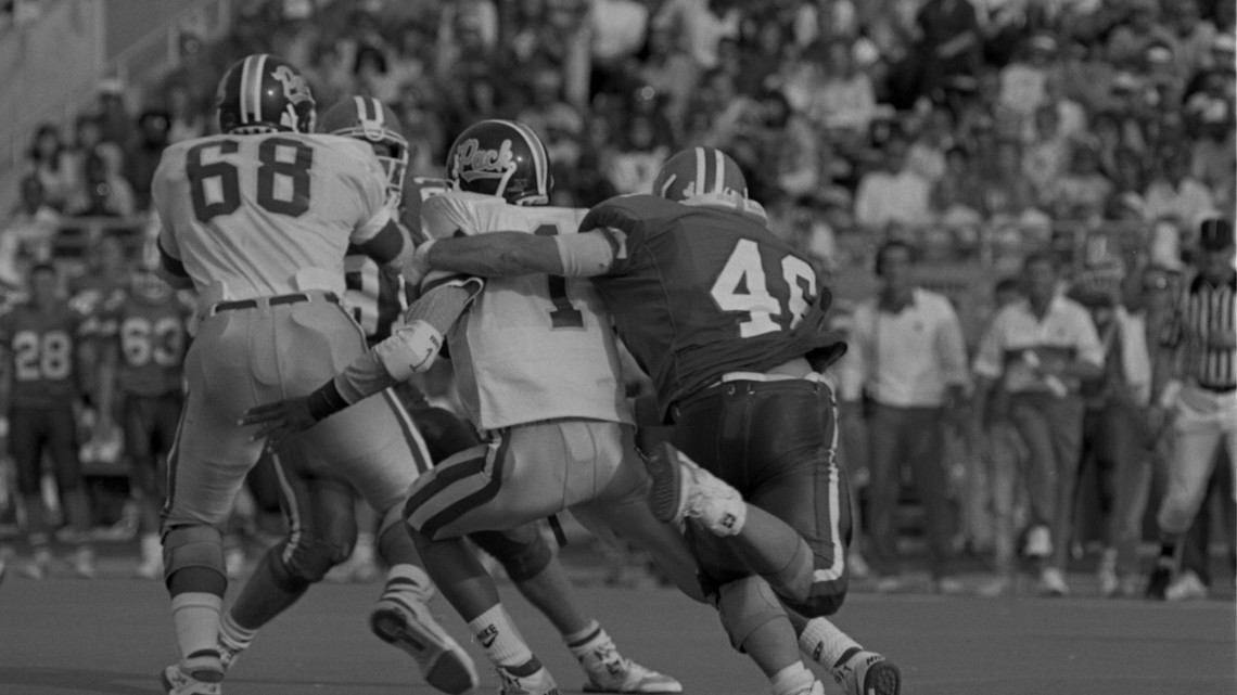 This Day In Sports: Three OTs decide a heavyweight rematch