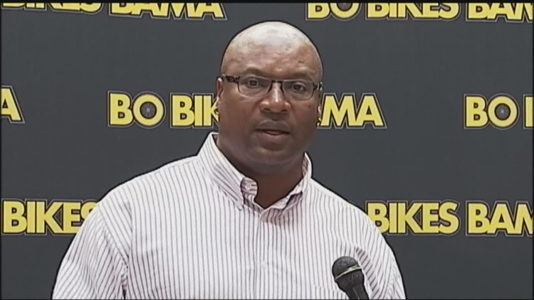 Bo Jackson donated to pay for Uvalde funerals: 'Not right for parents to bury their kids'