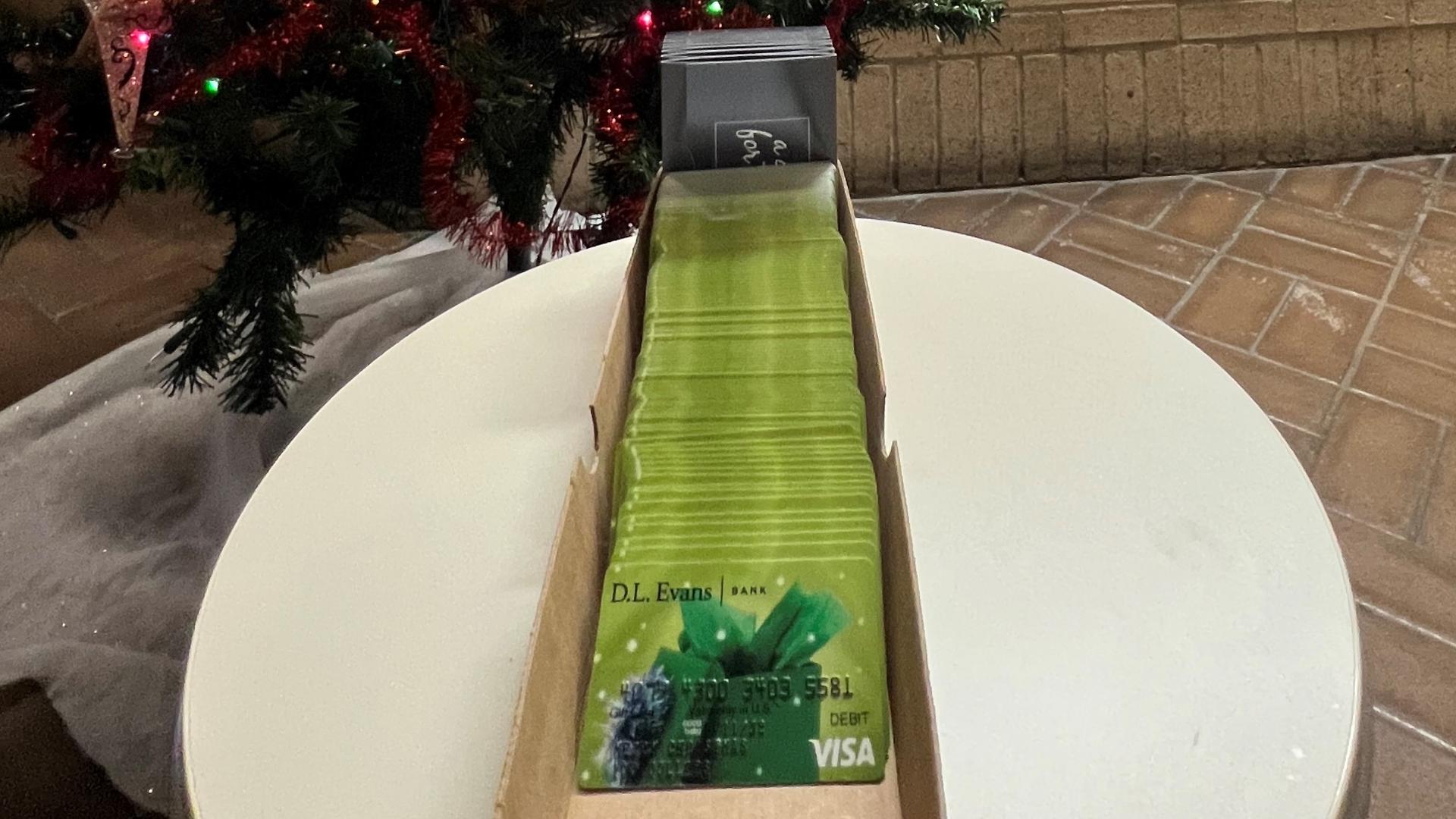 Local woman raises donations for holiday gifts for fosterkids(00)