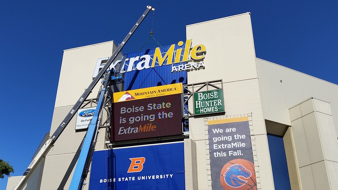 the-pavilion-taco-bell-arena-and-now-extramile-arena-new-signage-goes-on-boise-state-s-arena