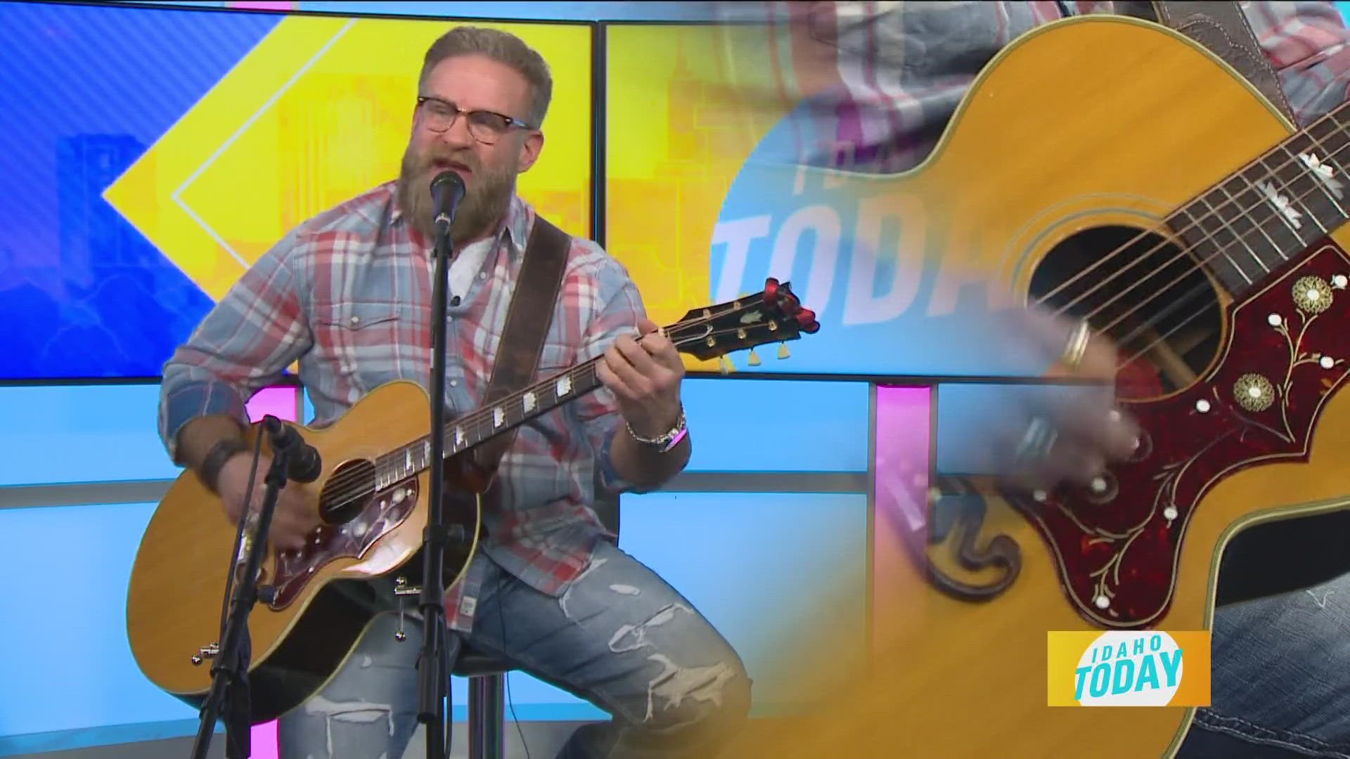 Mike Johnston performs his song 'Skinny Margarita' in studio.