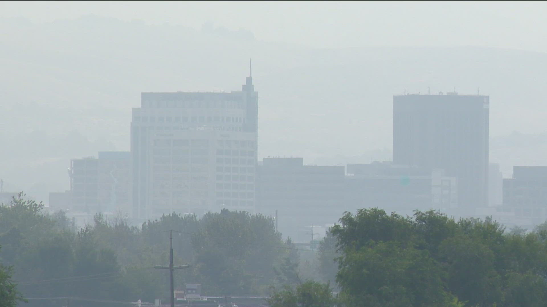 Dr. Luke Montrose stated, "You wouldn't want to plan a BBQ on a rainy day, and that's exactly how you should treat a smokey day."