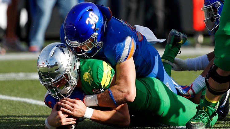 Las Vegas, NV, USA. 16th Dec, 2017. Boise State linebacker (38