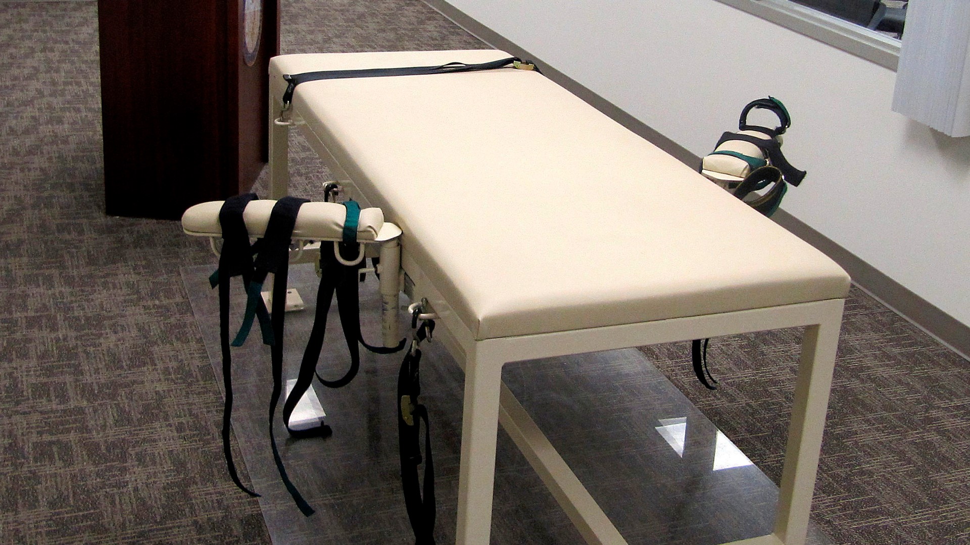 Idaho will begin using central veins deep in the groin, neck, chest or arm for executions by lethal injection if attempts to insert standard IV lines fail.