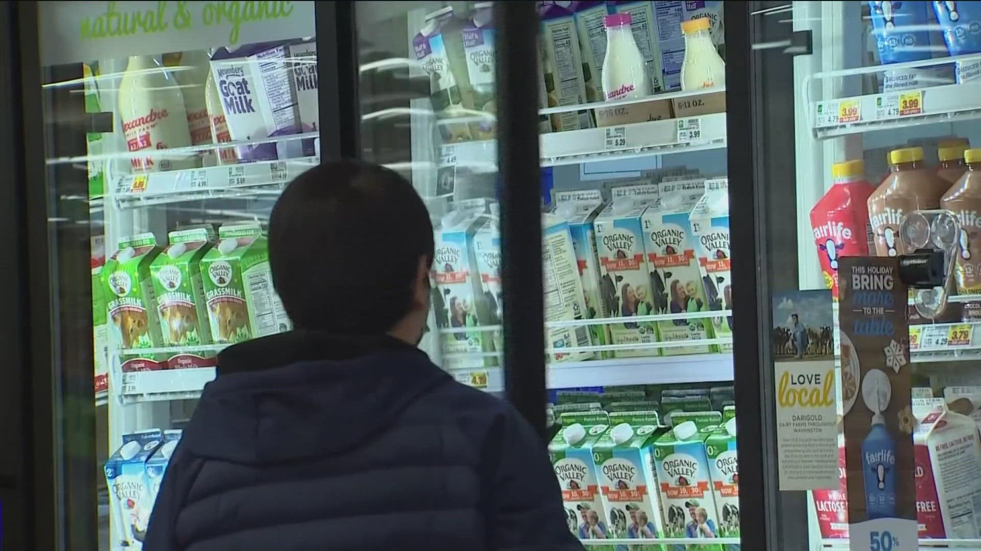Idaho lawmakers are helping to collect signatures to ask voters to repeal the state's 6% grocery tax. 