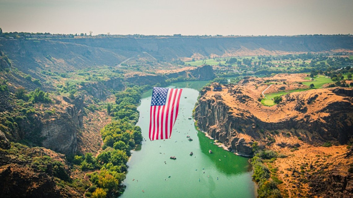 Magic Valley women hang flag over Snake River Canyon for 9/11