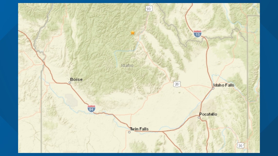 Earthquake shakes west of Salmon River