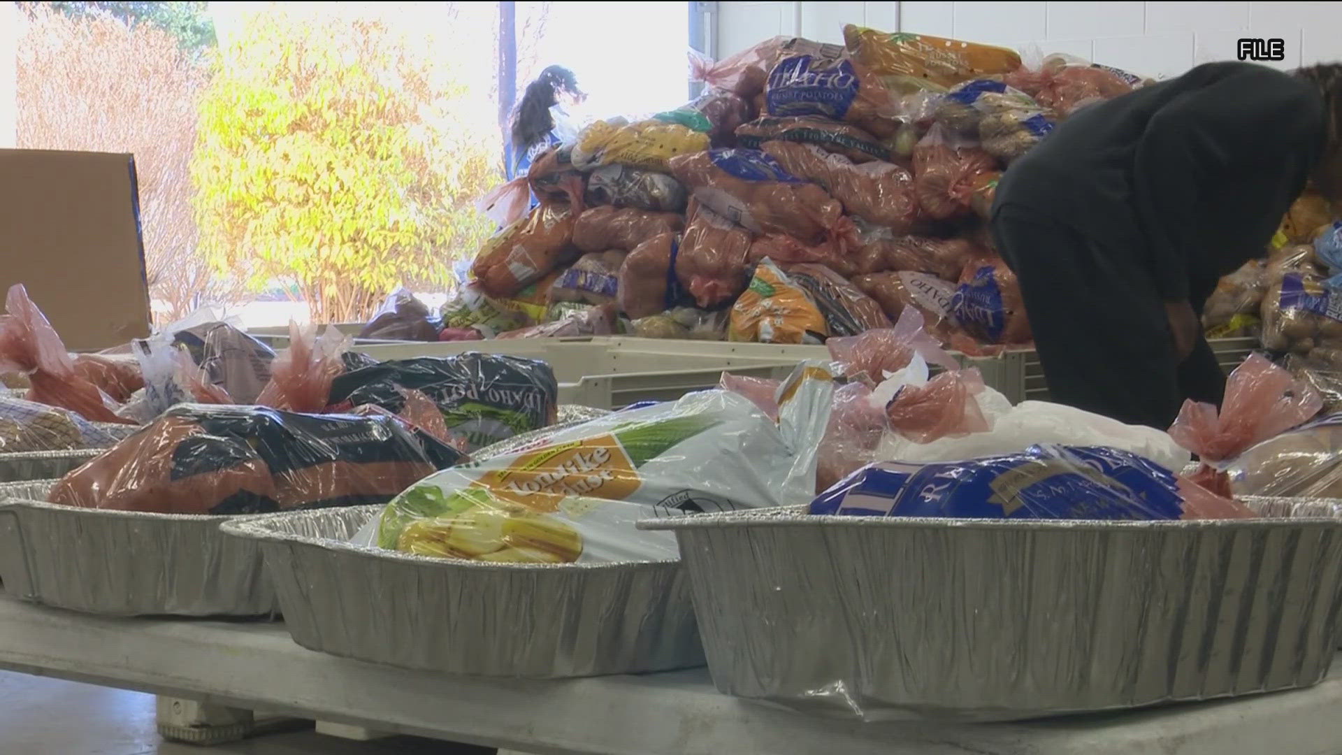 The deadline to register for a meal box has been extended to Monday, November 17th, at 12 p.m. Families in need can register at the Overland Road food bank. 