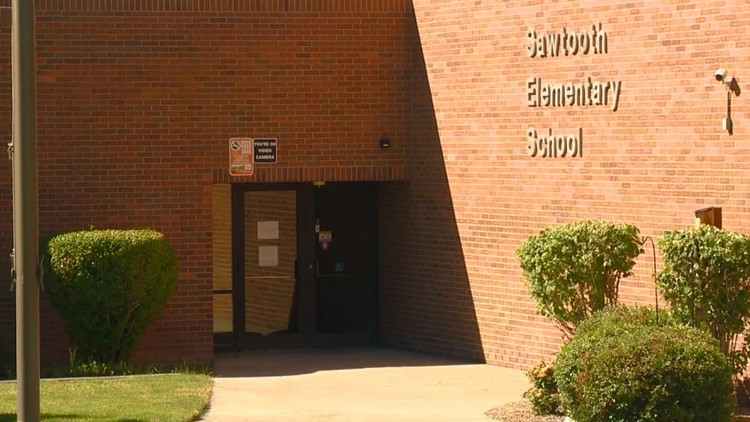 Twin Falls School District approves security guard contracts