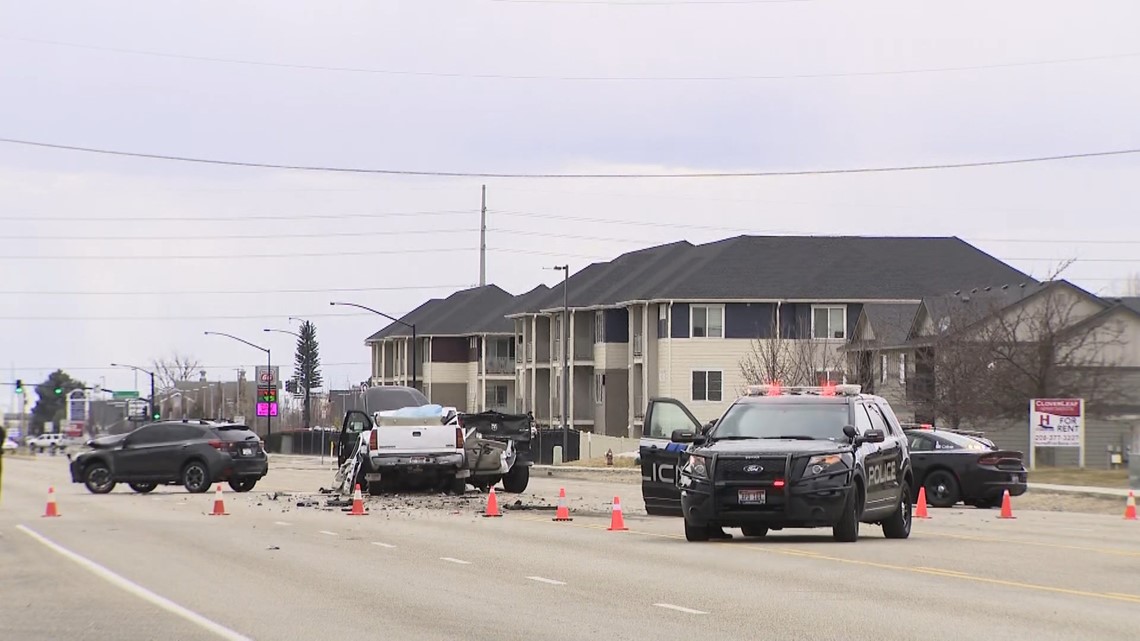 Threecar crash shuts down stretch of Fairview Ave. in Boise
