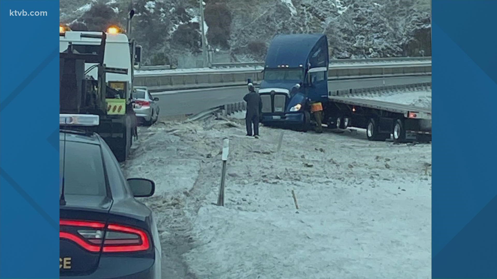 Interstate 84 closed in eastern Oregon due to crash