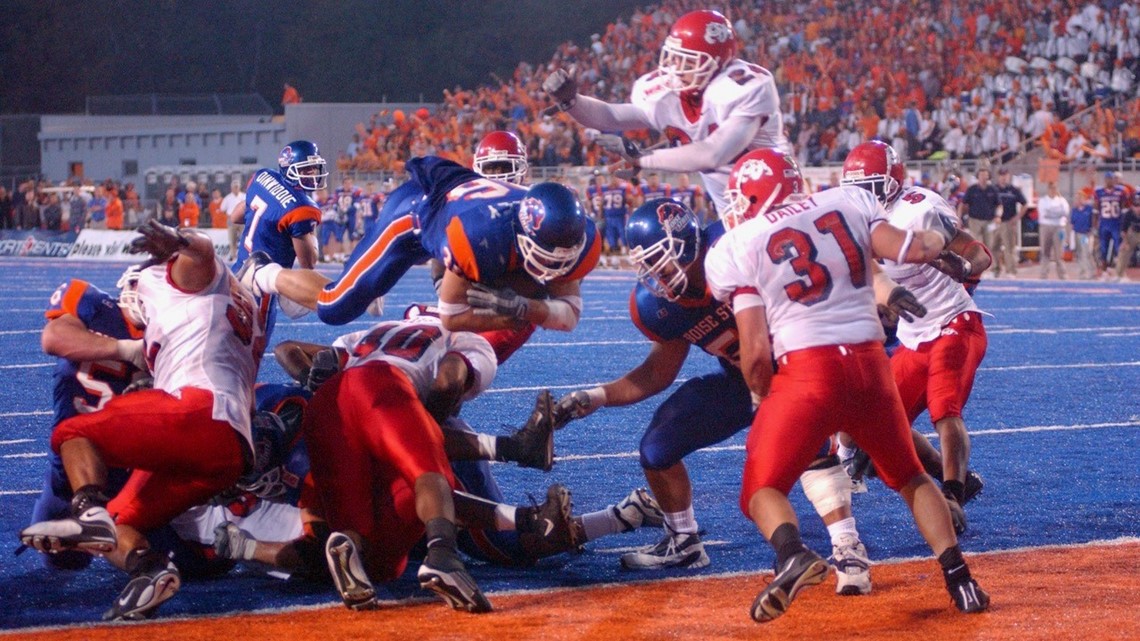 This Day In Sports: An epic blue turf scene, and an epic rout