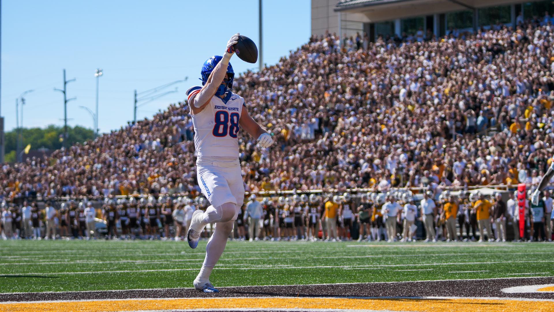 Boise State secures first road win of season with commanding 32-7 ...