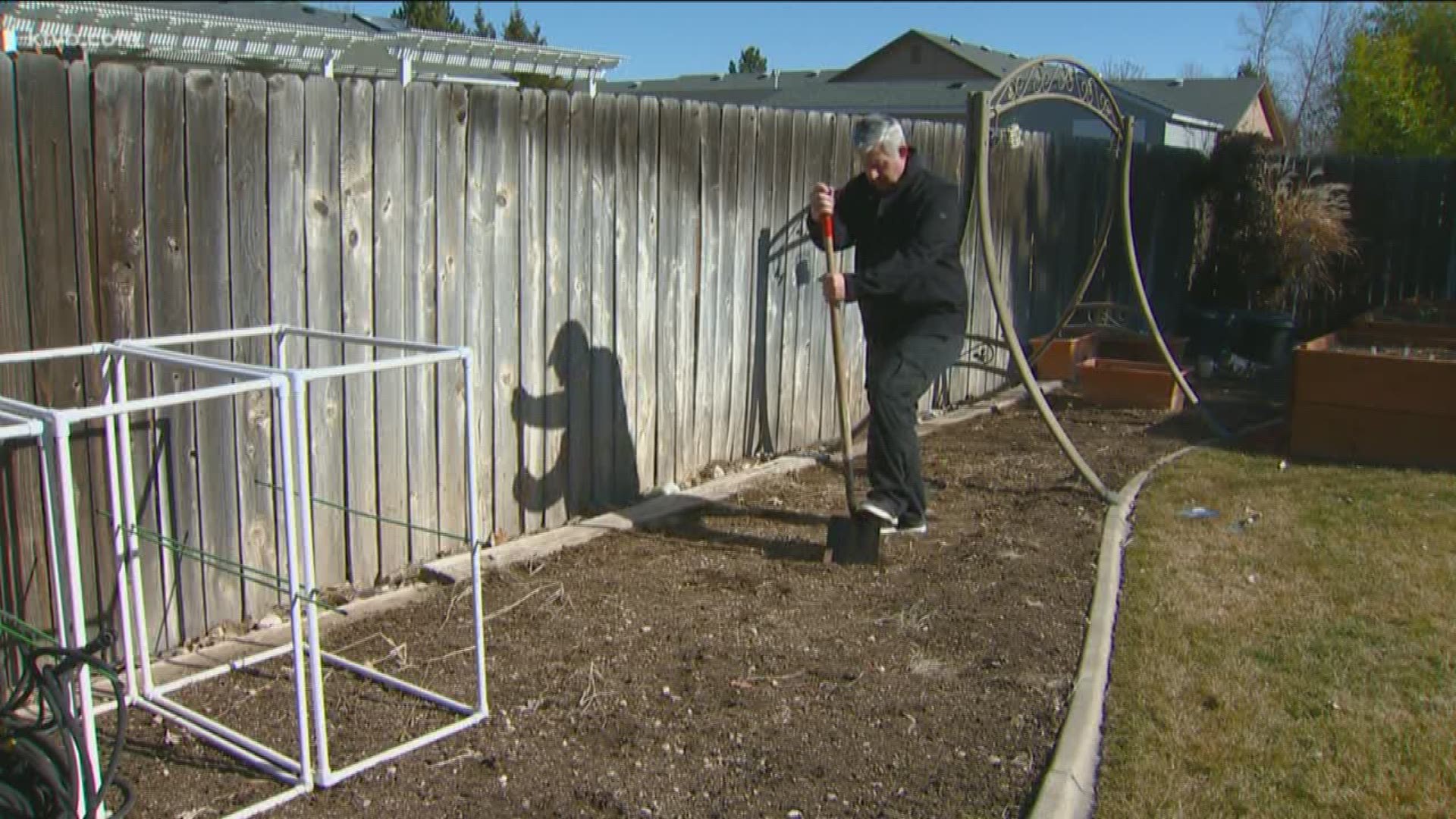 Garden Master Jim Duthie shows us how to get a jump start on spring gardening chores before the big rush when spring finally arrives.