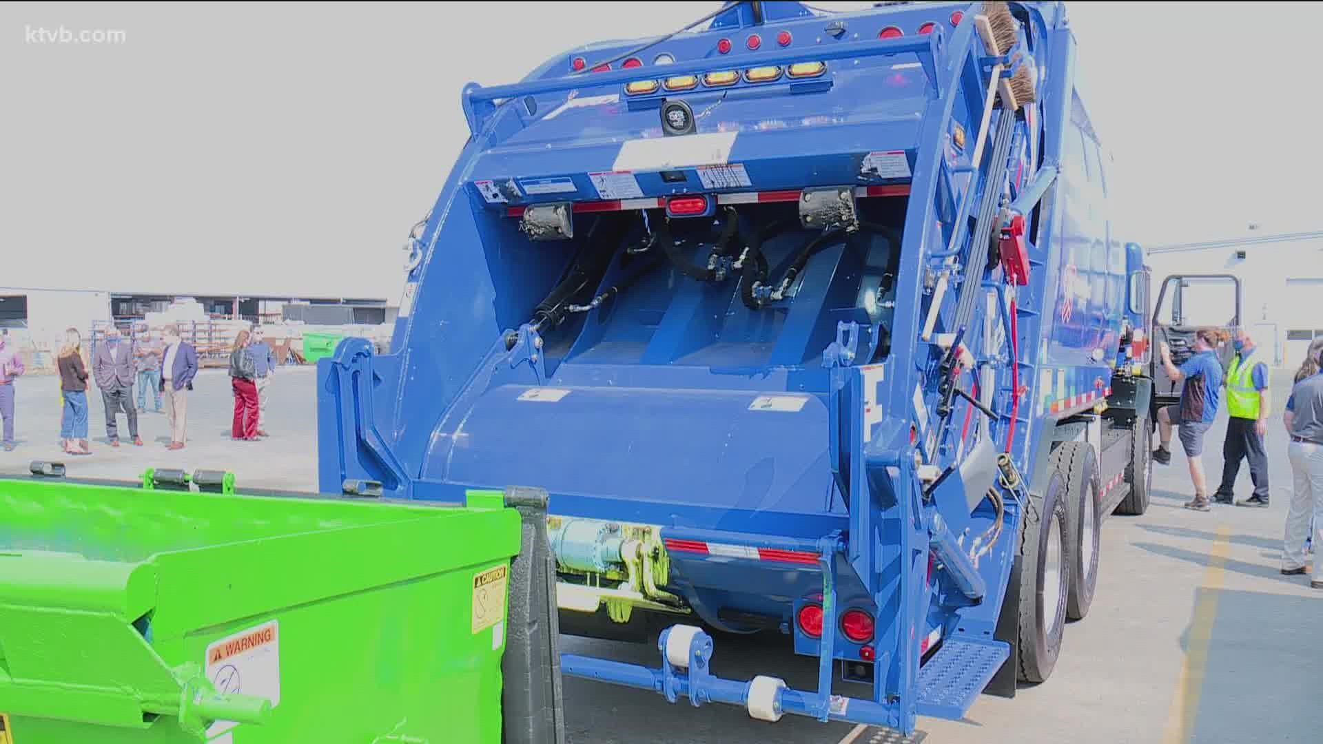 The truck can serve up to 120 containers per day and collect seven tons of material before it needs to dump it off local recycling centers.