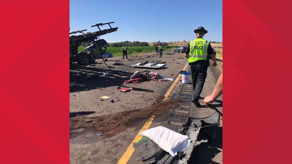 Multivehicle crash blocks all eastbound lanes on I84 west of Caldwell