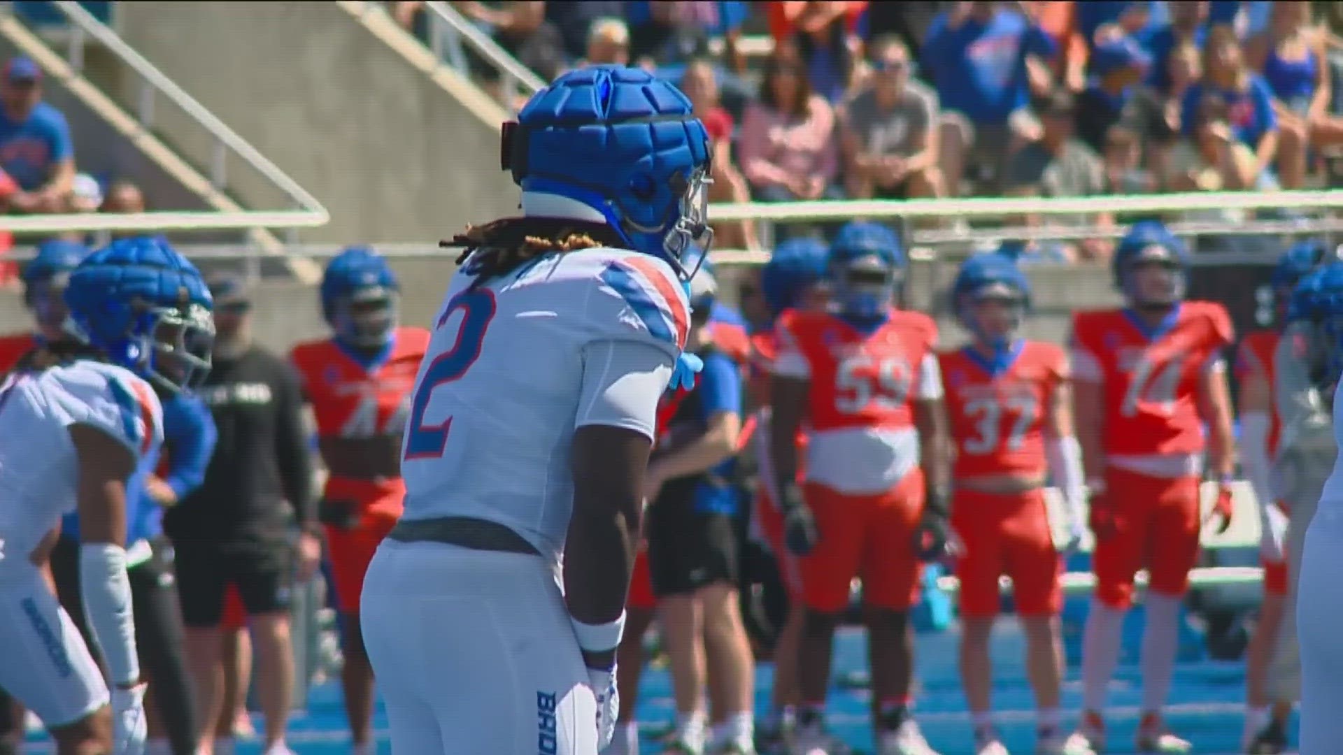 Saturday's crowd more than doubled last year's Boise State spring game. Malachi Nelson threw for 137 yards and a touchdown, while the defense racked up five sacks.