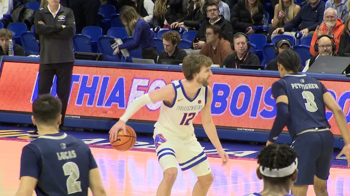 NCAA men's basketball Boise State routs Nevada, 7762