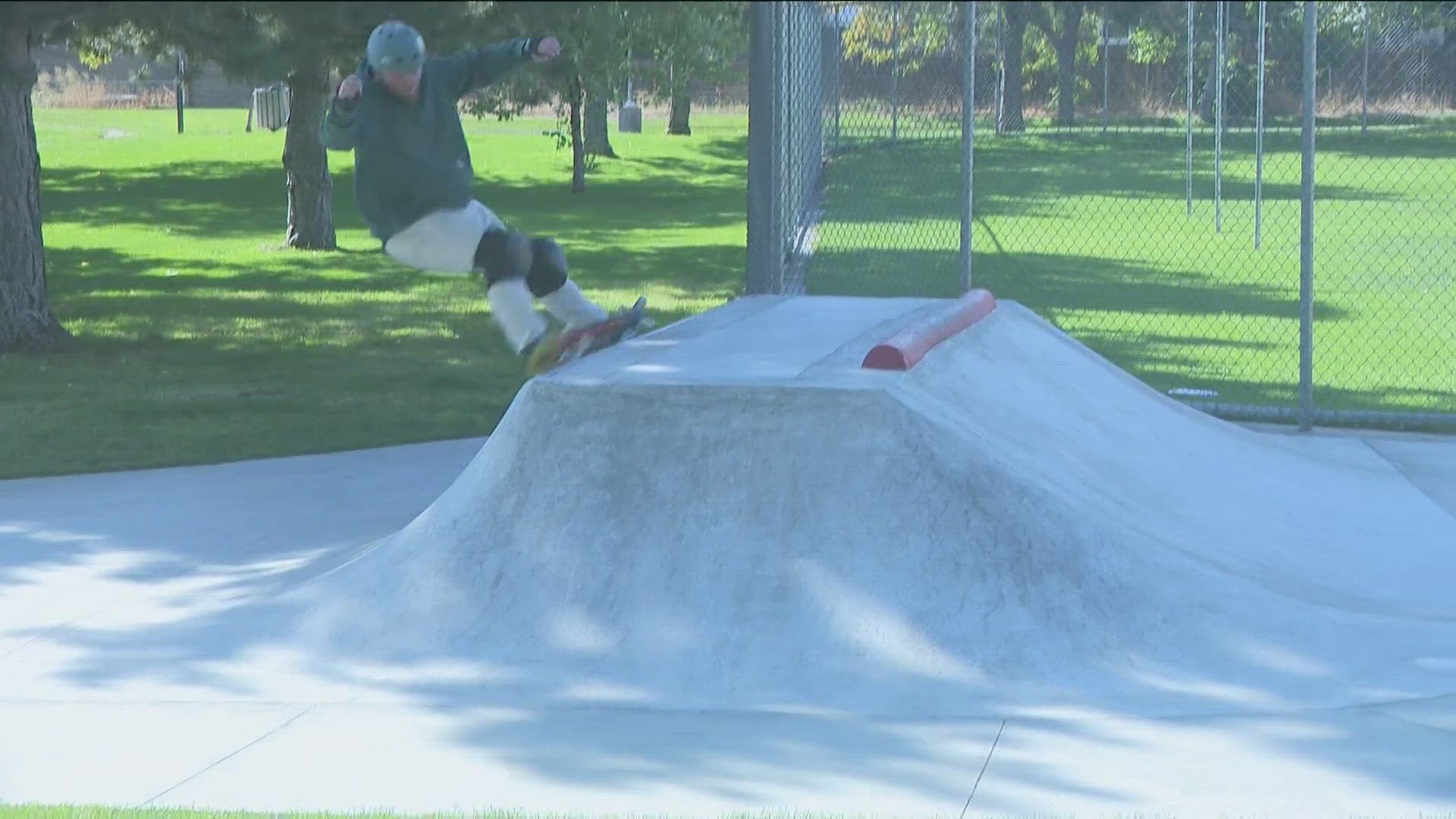 The park will feature a sidewalk with metal rails, a box for skating and rolling, curbs, a hip and a quarter pipe.