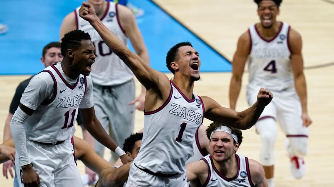 This Day In Sports: Another all-timer of a buzzer-beater