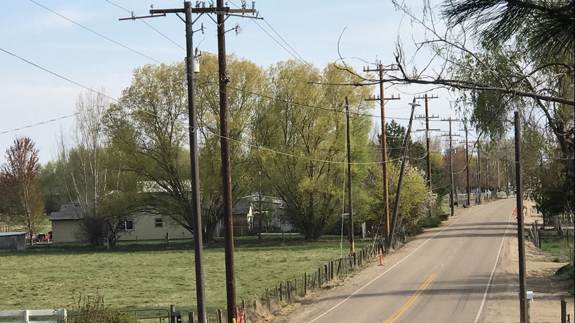 Men electrocuted while working on power lines in Idaho - Vimarsana News